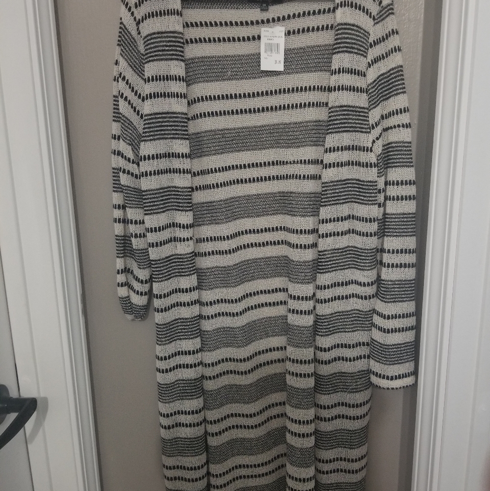 Long black and white cardigan with side slits